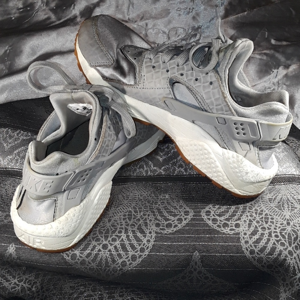 Air Huarache by Nike